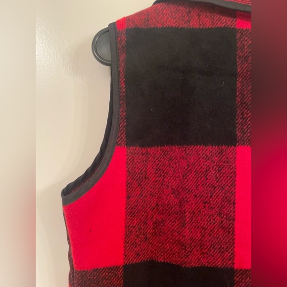 Buffalo plaid open front sleeveless vest - Picture 5 of 7